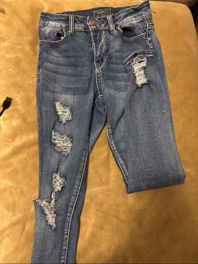 Rue21 Women's Distressed Skinny Jeans - Medium Blue